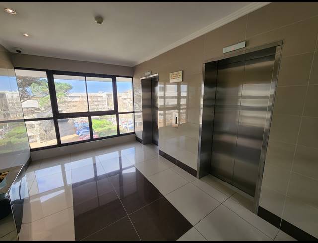 222M² OFFICE TO LET IN PINELANDS